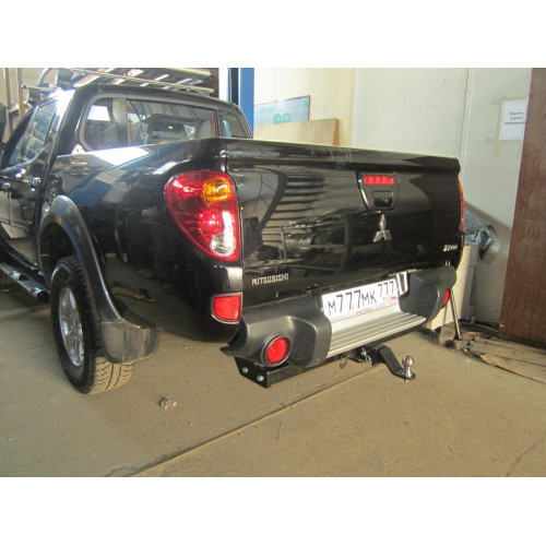 Фаркоп Бизон на MITSUBISHI L200 2006-2010 (KB4T) Арт. FA 0648-E(N)
